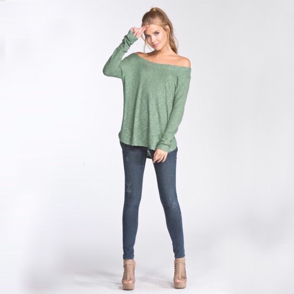 😎5🌟Beautiful Off Shoulder Sage Top - Picture 4 of 7